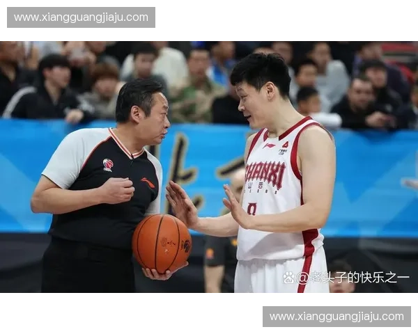 中国队在关键战中暴露纪律性问题,攻防两端均面临核心球员缺阵的严峻考验 中国队在关键战中暴露纪律性问题,攻防两端均面临核心球员缺阵的严峻考验